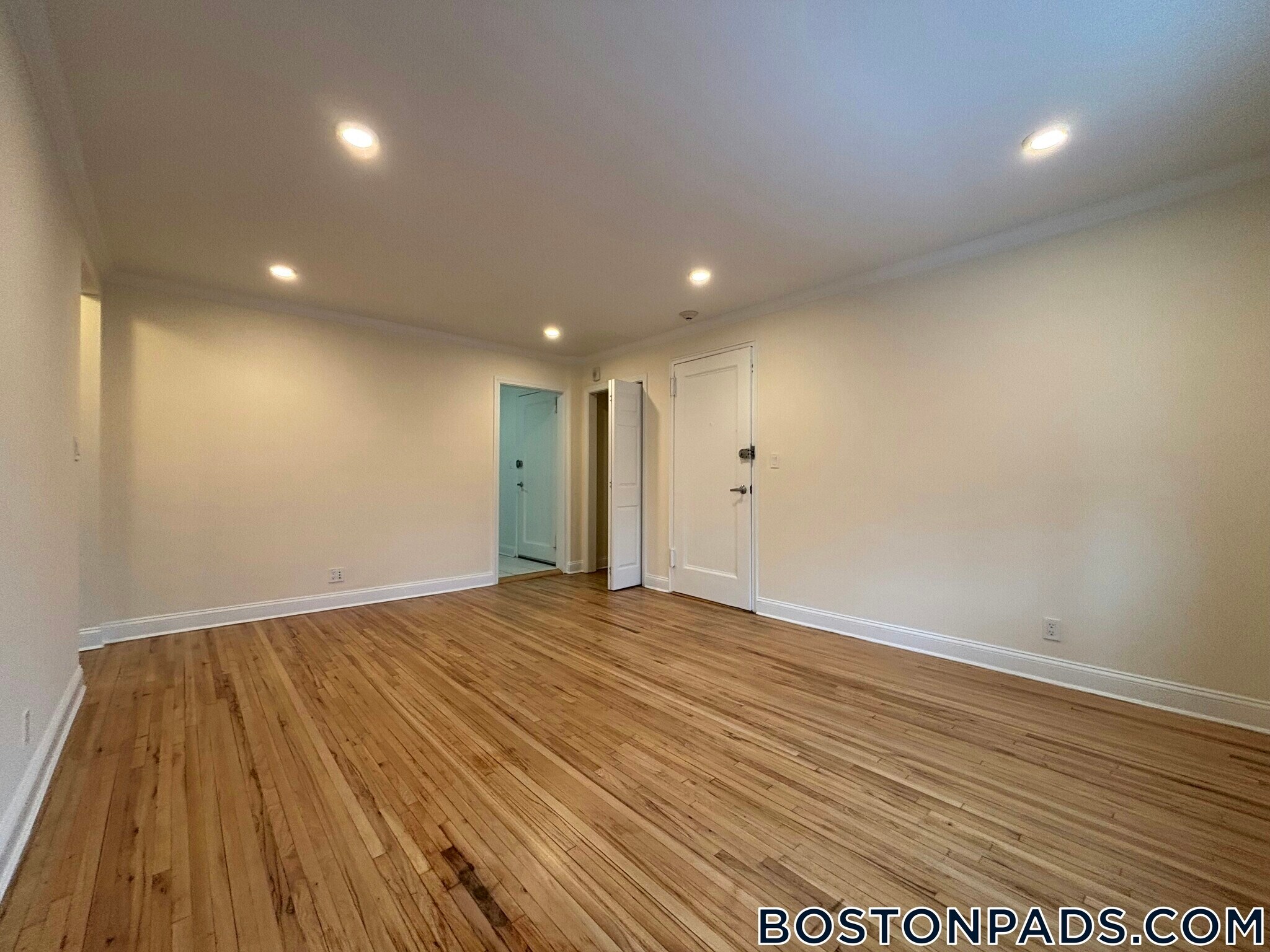 Building Photo - 84 St Paul St