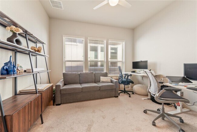 Building Photo - 11905 Deering Pl