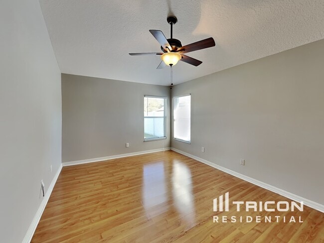 Building Photo - 30843 Birdhouse Dr