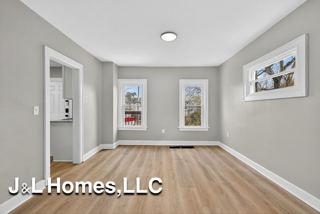 Building Photo - 888 Miller Ave