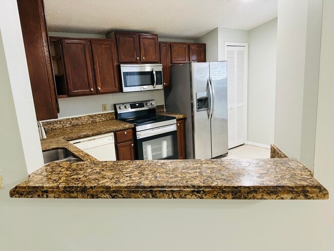 Building Photo - 5165 Foxhall Pl