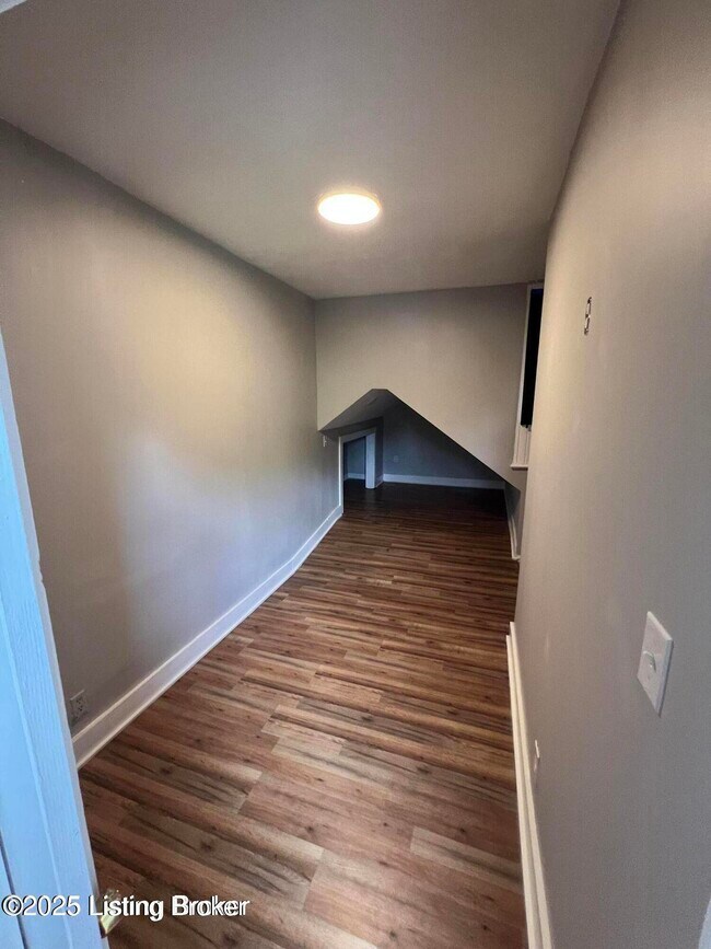 Building Photo - 1342 Hickory St