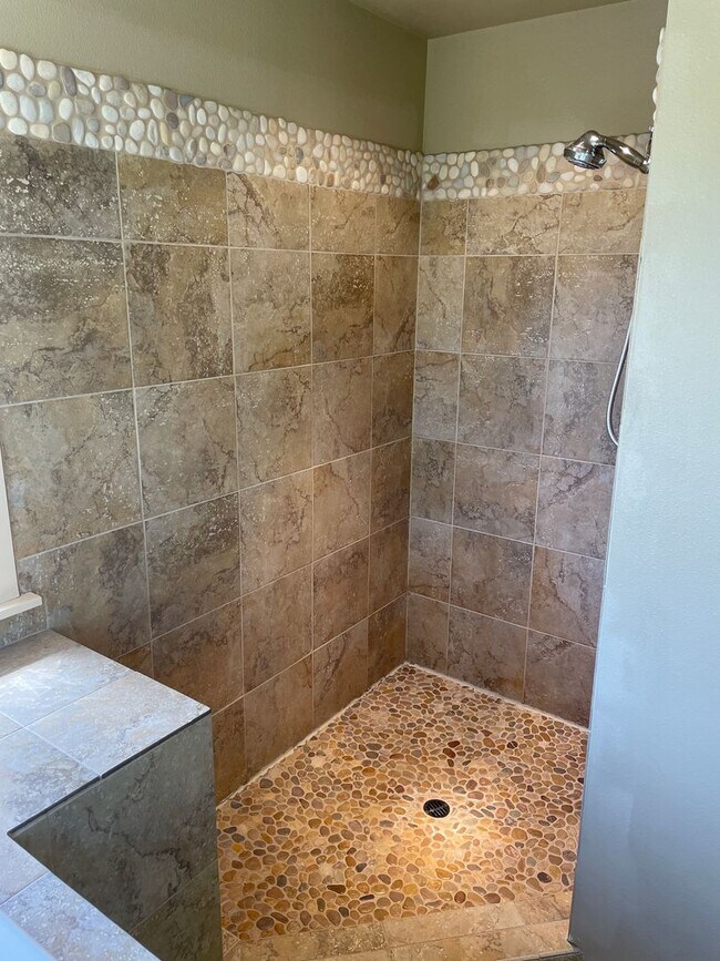 Building Photo - Deschutes Riverfront Home in Tumalo | 3 Bed + Office | Landscaping Included