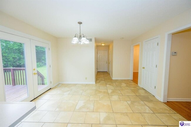 Building Photo - 1802 Oriole Dr