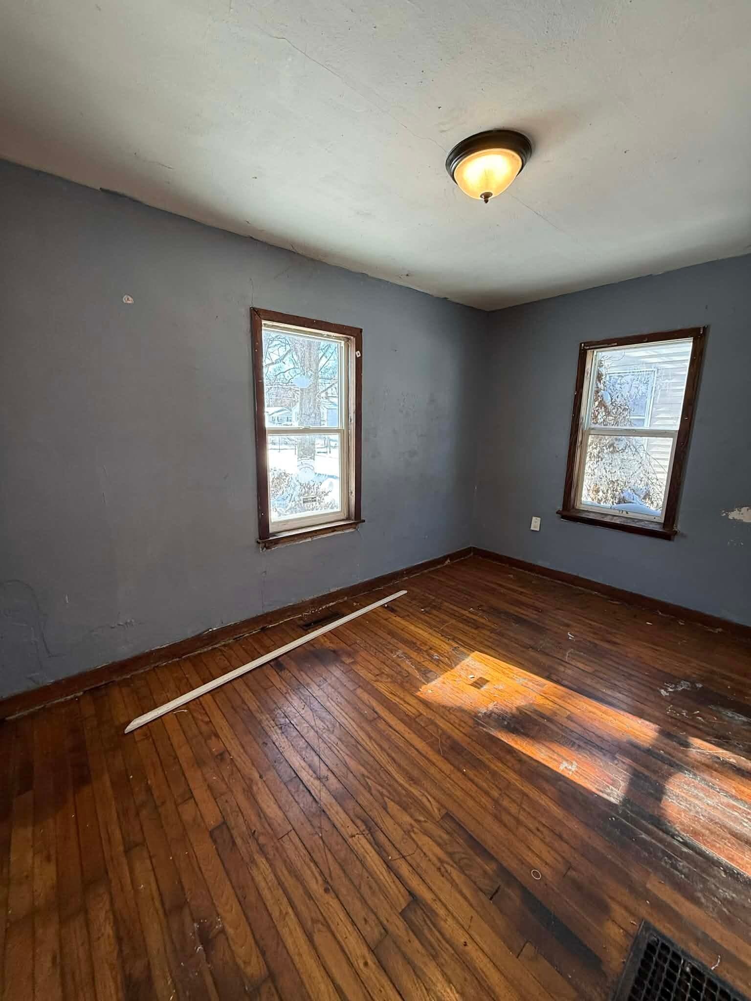 Building Photo - 1305 E Whitmer St