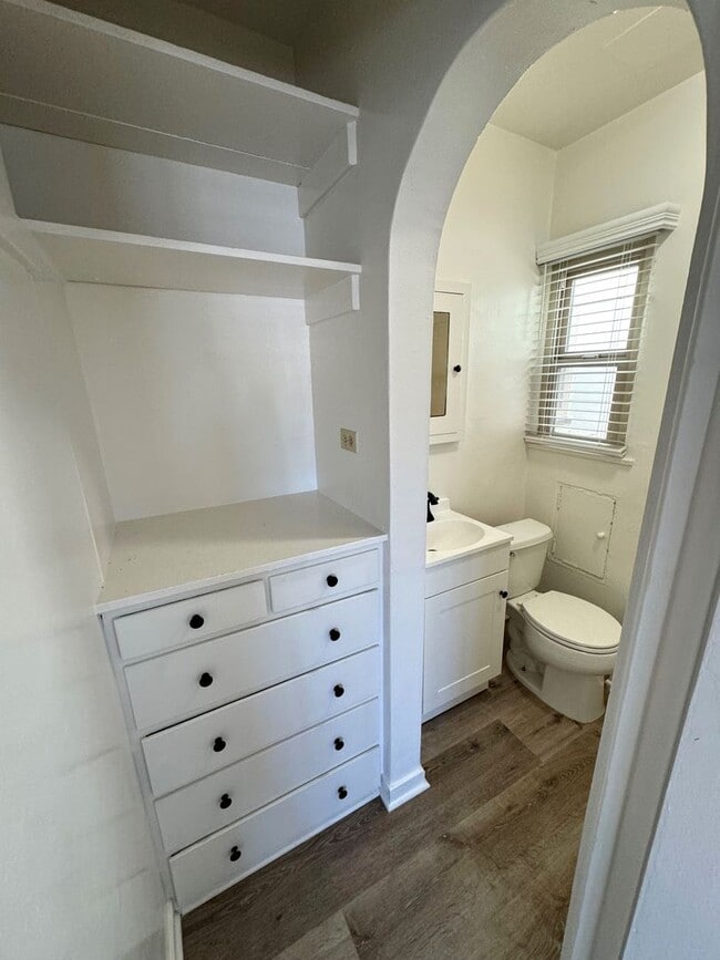 Building Photo - Remodeled Pierpont Beach Studio