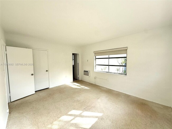 Building Photo - 845 Fairway Dr