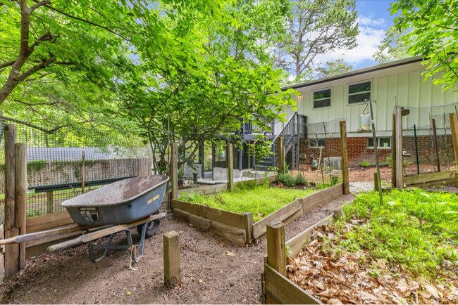 Building Photo - 2904 Sprucewood Dr