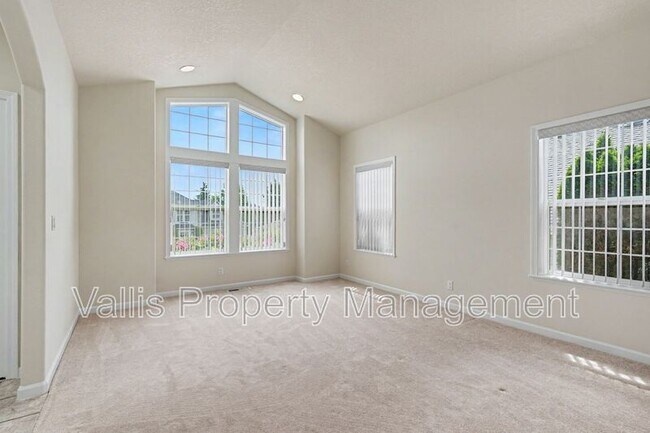 Building Photo - 1441 Ranier Loop NW