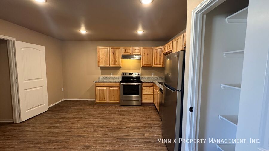 Building Photo - 2515 N Ave O