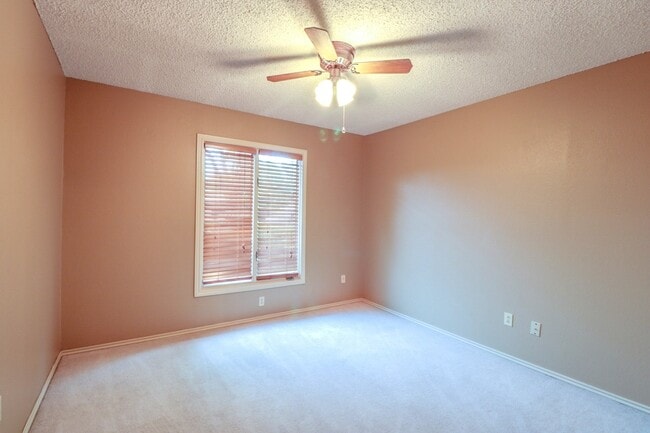 Building Photo - Loving Home in South Lubbock