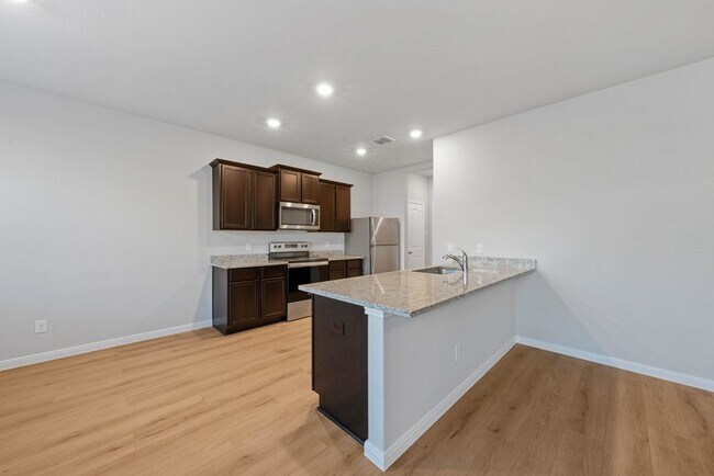 Building Photo - Spacious 3-Bed Townhome with Garage & Fenced Yard in New Braunfels – 1,920 Sq Ft!