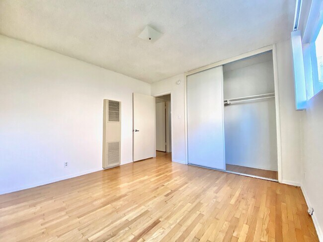 Building Photo - 3361 Bagley Ave