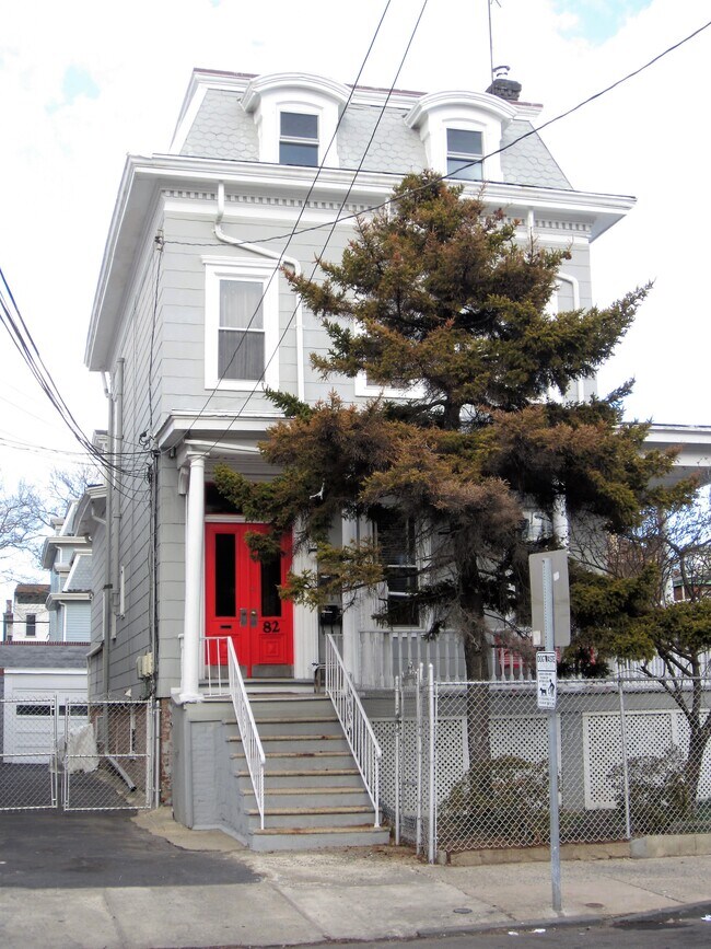 Building Photo - 82 Prospect St