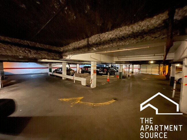 Building Photo - 744 W Gordon Ter