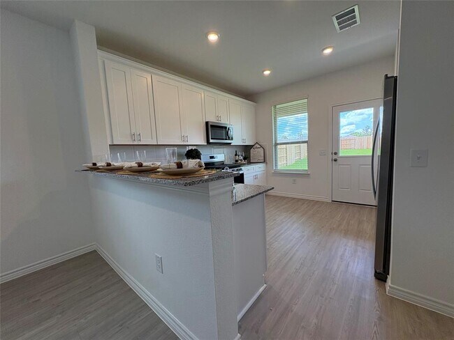 Building Photo - 15190 Cyn Rpds Rd