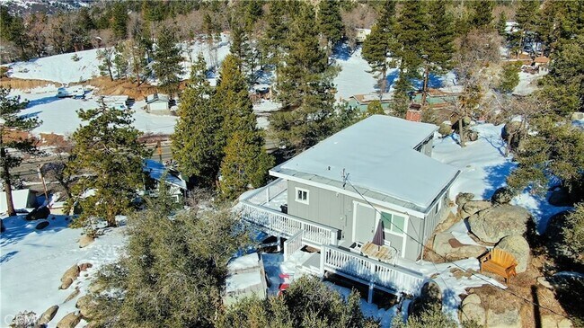 Building Photo - 2490 Fern Dr