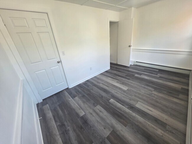 Building Photo - 2 bedroom apartment building - Poughkeepsie