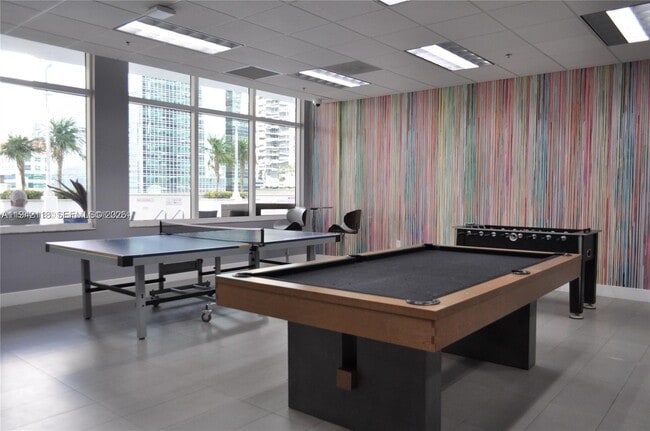 Building Photo - 1200 Brickell Bay Dr