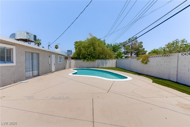Building Photo - 1516 Saylor Way