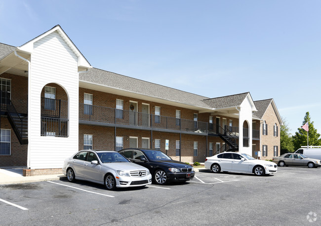 Parking - Eastgate Village Apartments