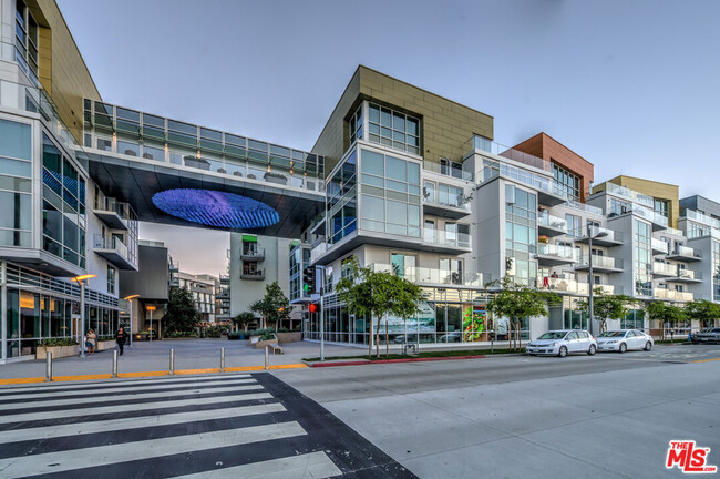 Building Photo - 1705 Ocean Ave