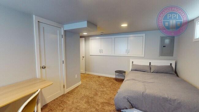 Building Photo - 2626 SE 64th Ave