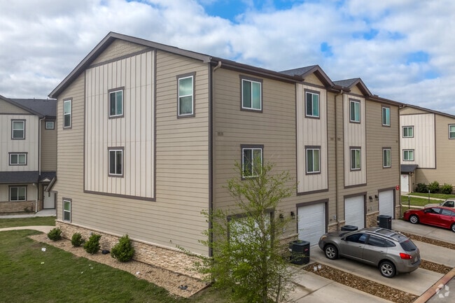 Primary Photo - Starwood Farms Townhomes