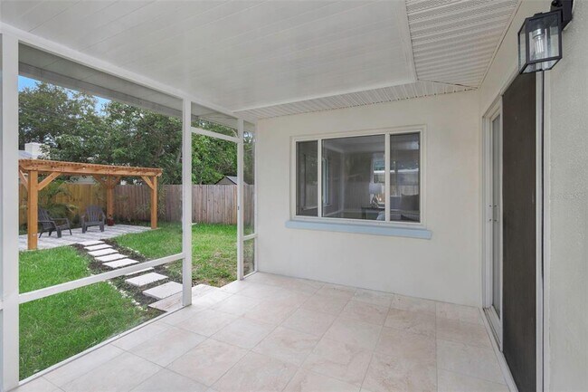 Building Photo - 245 Grove Cir N