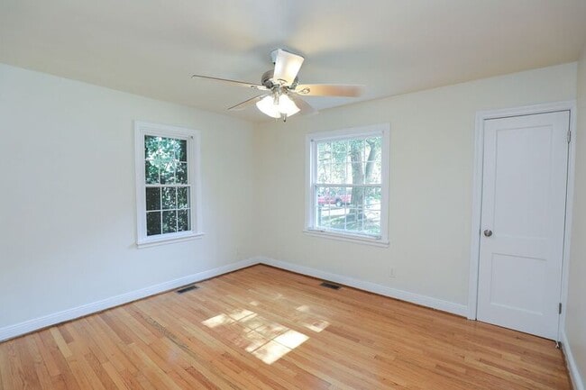 Building Photo - 2922 Overton Rd