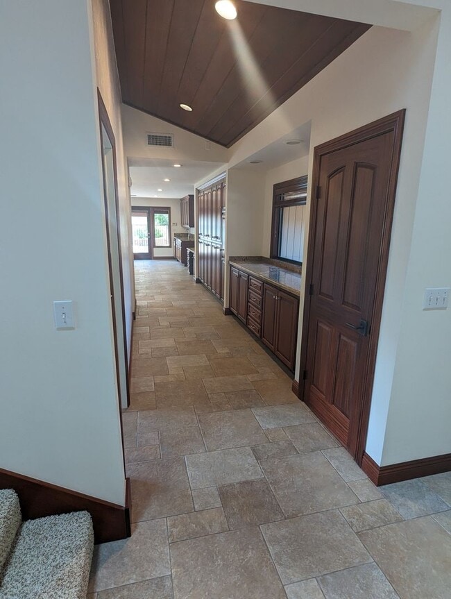 Building Photo - Luxury 5 Bedroom Home in Palo Verde Ranch