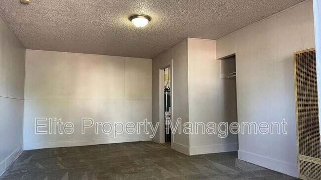 Building Photo - 2901 5th Ave