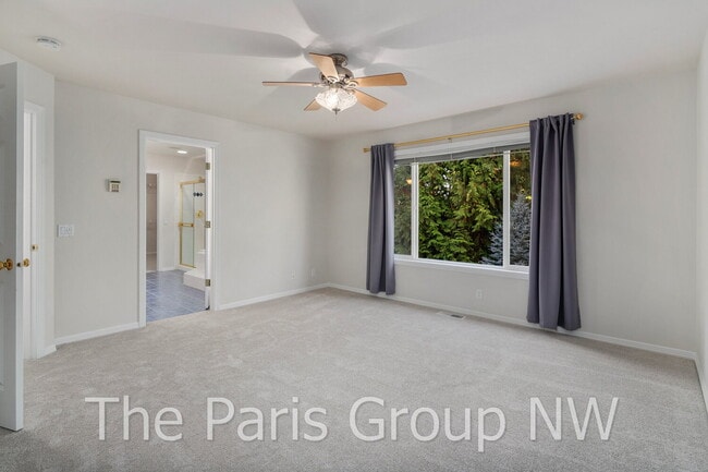 Building Photo - Extraordinary 3463sf Newcastle Home * Amazing Outdoor Spaces * A/C