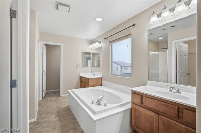 Building Photo - 8160 Royal Arches St