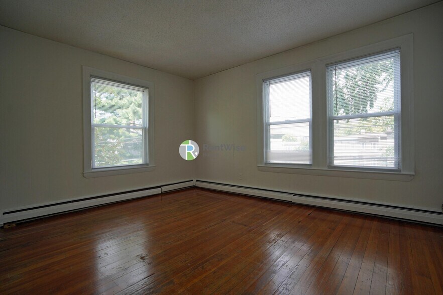 Building Photo - 1 Ashford Ct