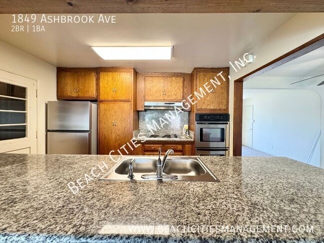 Building Photo - 1849 Ashbrook Ave
