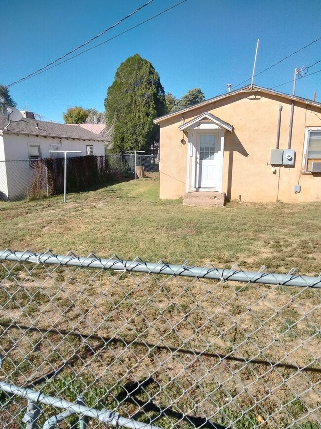 Building Photo - Cozy One Bedroom, One Bath House in Peaceful Location for $600!