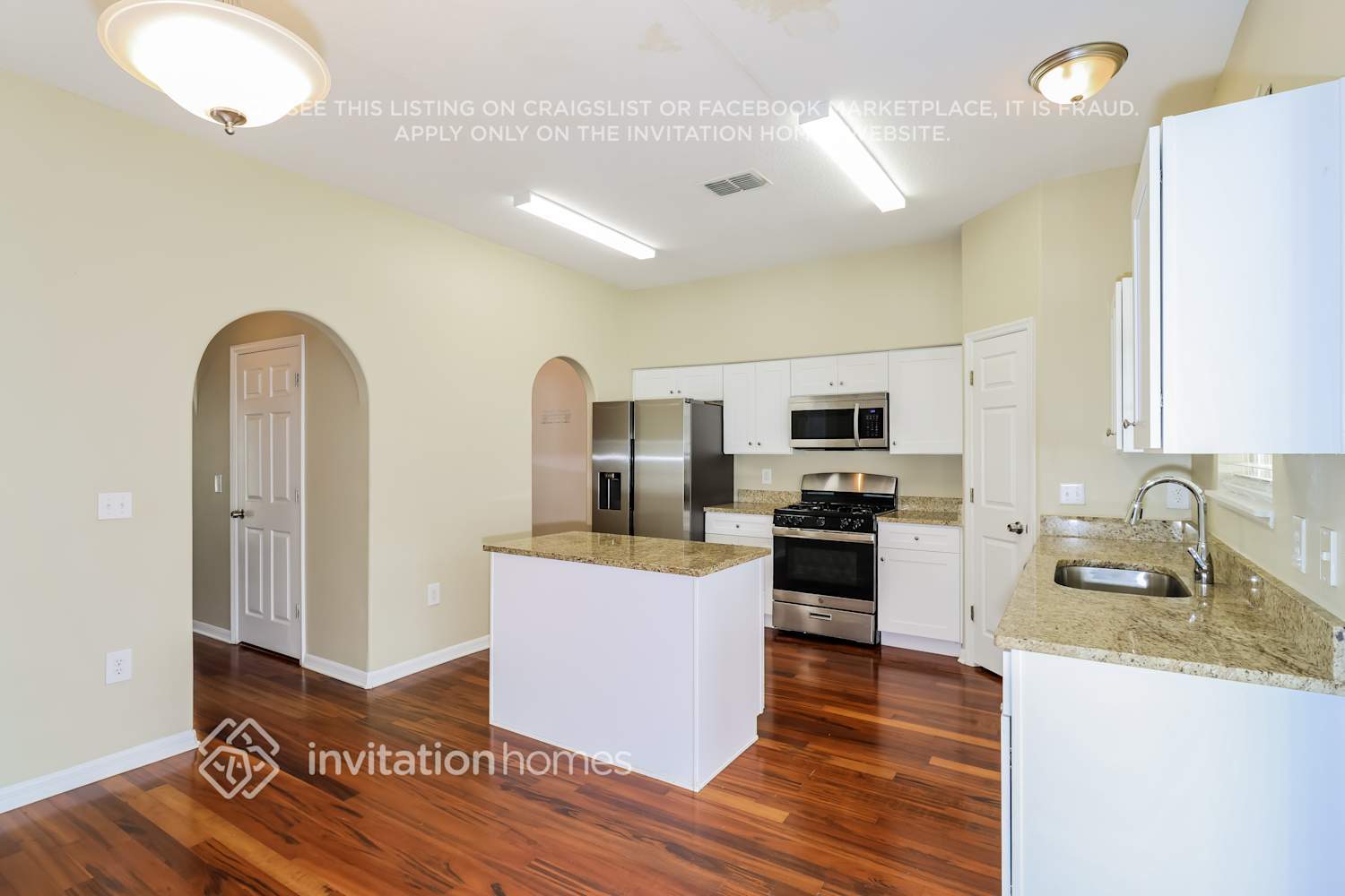 Building Photo - 4496 Four Lakes Dr
