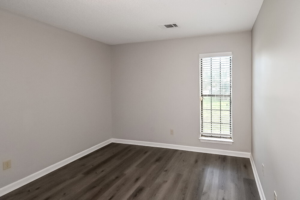 Building Photo - 6594 Pine Top Cir N