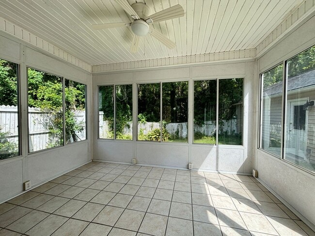 Building Photo - Available now. Great 3 BR/2.5 BA Home Avai...