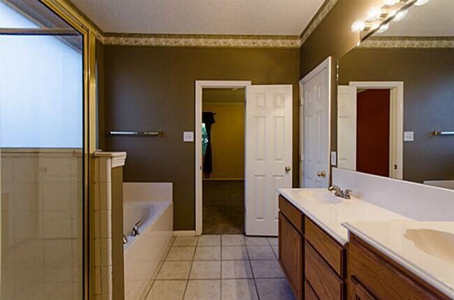 Building Photo - 12475 Cajun Dr