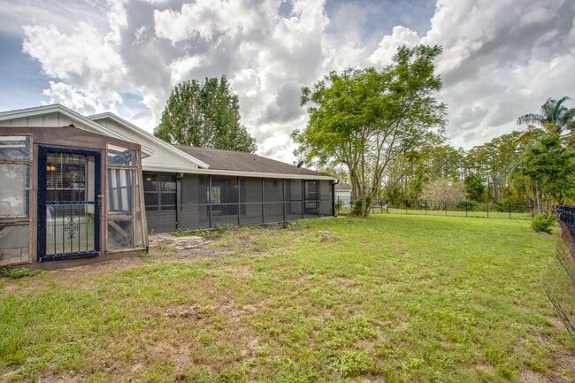 Building Photo - Clermont 3 Bed 2 Bath w/ Community Pool an...
