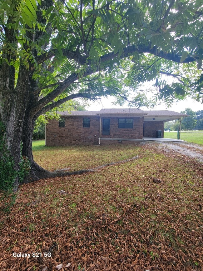 Building Photo - 96 County Garage Rd