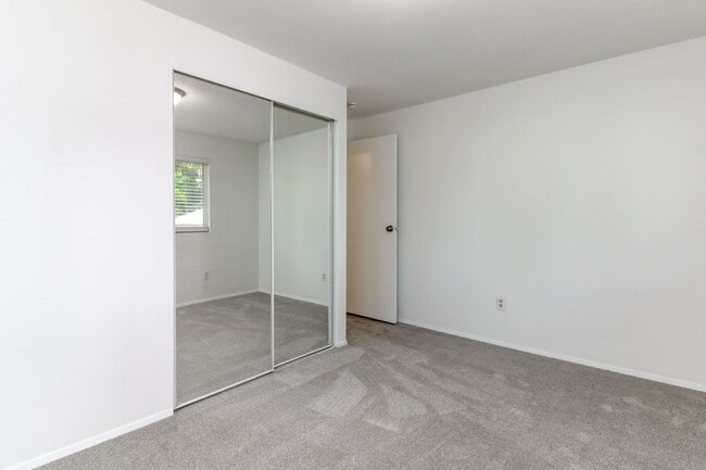 Building Photo - Four Bedroom House Near Camelot Park