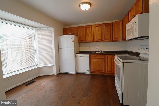 Building Photo - 138 Sharpstead Ln