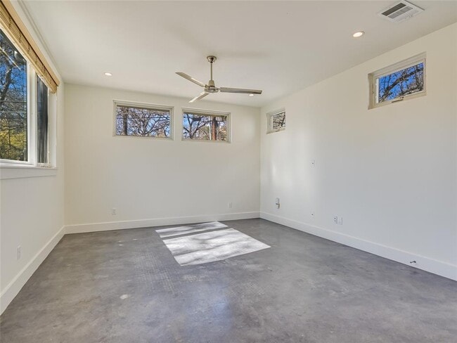 Building Photo - 610 Highland Ave