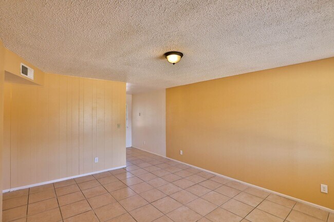 Building Photo - 2245 W Glenrosa Ave