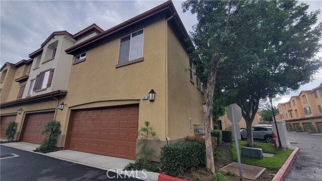 Building Photo - 17871 Shady View Dr