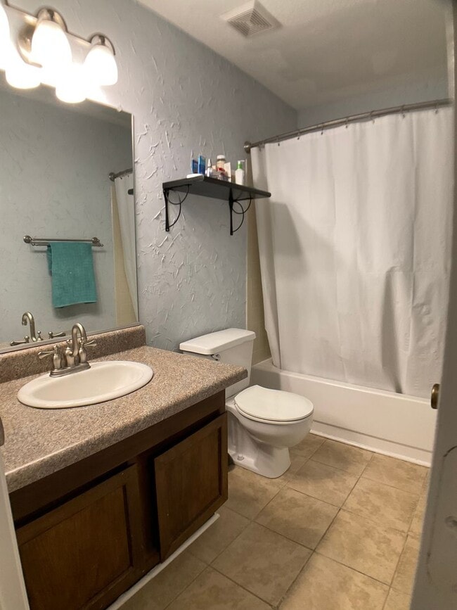 Building Photo - Spacious Condo in Brandon Ridge!