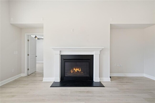 Building Photo - 7040 Ansley Pk Wy